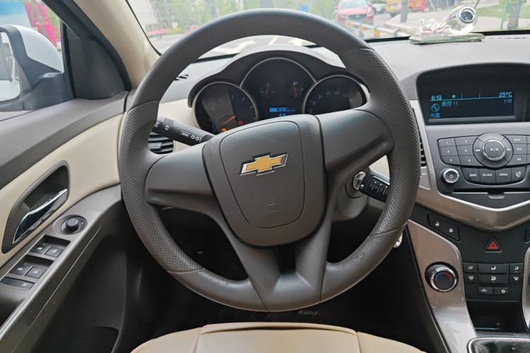 Used Chevrolet Cruze 2015 1.5L Classic SE MT