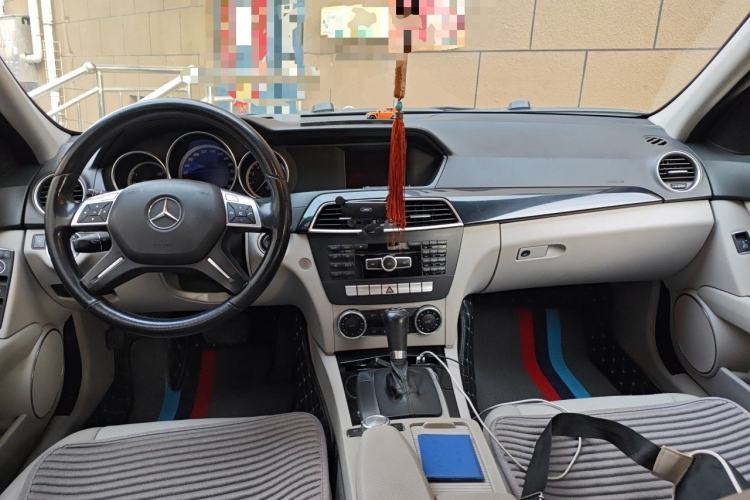 Used Mercedes-Benz C-Class 2010 C 180K Classic model