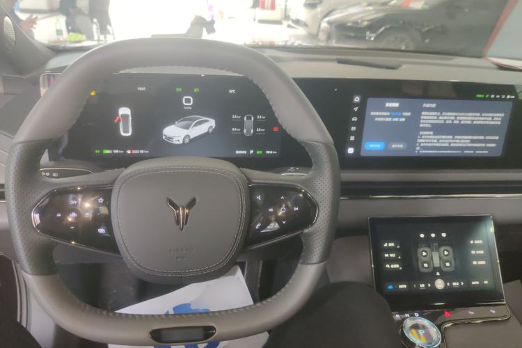 Used VOYAH PASSION 2024 PHEV Four-Wheel Drive Ultra-Long Range Flagship Model
