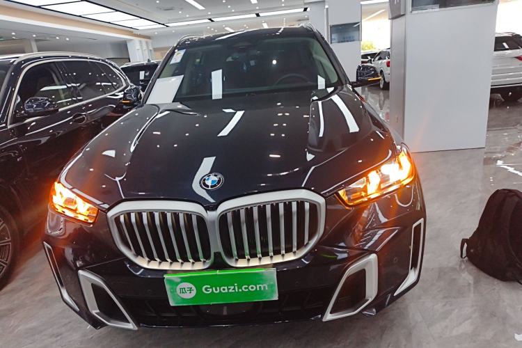 Used BMW X5 2023 xDrive 30Li Luxury M Sport Package Front