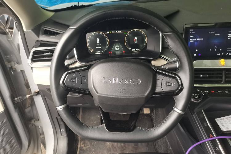 Used Lynk & Co 06 EM-P 2022 PHEV 84 km Range Pro Version