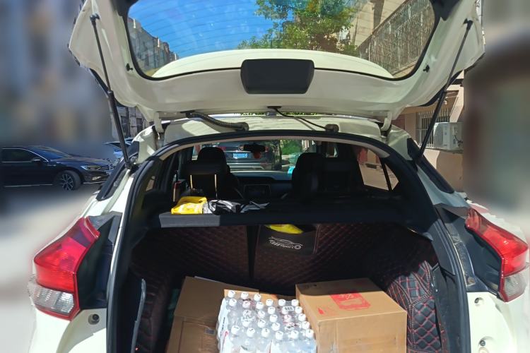 Used Nissan Kicks 2019 1.5L CVT Smart Connect Luxury Edition Trunk