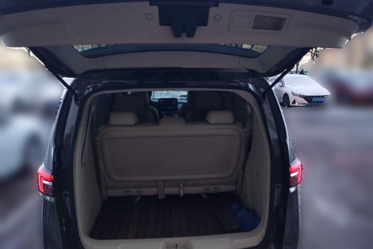 Used Buick GL8 2023 Facelifted Land Cruiser Executive Luxury Version
