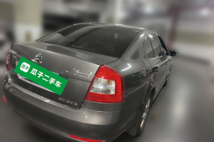 Used Skoda Octavia 2014 1.6L Automatic Yijie Edition Rear Right 45 Deg