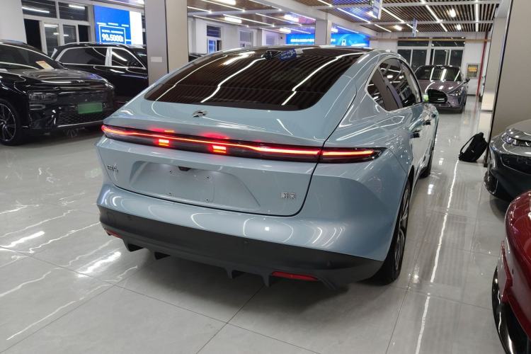 Used Nio ET5 2024 75 kWh Exterior 5