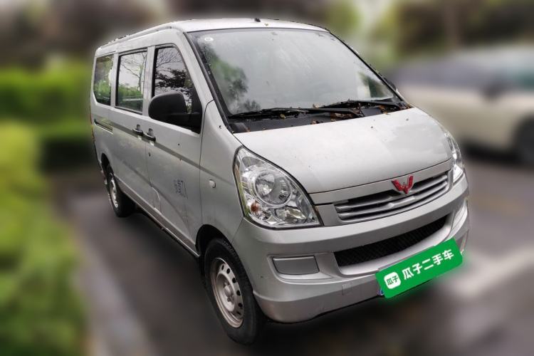 Used Wuling Rongguang S 2021 1.2L Base Model 7-Seater LSI Front Right 45 Deg