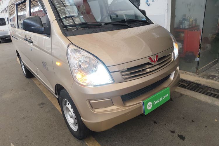 Used Wuling Rongguang S 2023 1.5L Base Version 5/7 Seats Front Right 45 Deg
