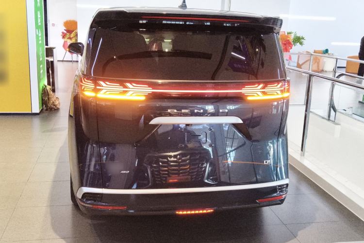 Used Denza D9 2022 DM-i 970 Four-Wheel Drive Flagship Model
