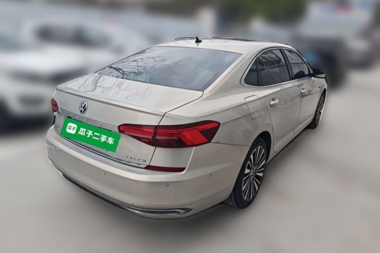 Used Volkswagen Passat 2019 330TSI Luxury Edition China VI
