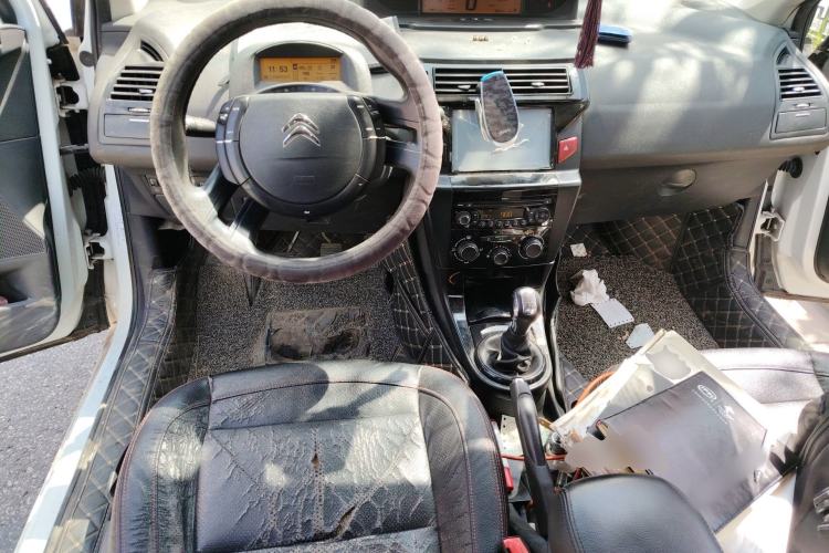 Used Citroen C-Quatre 2016 Classic Sedan 1.6L Manual CNG Center Console