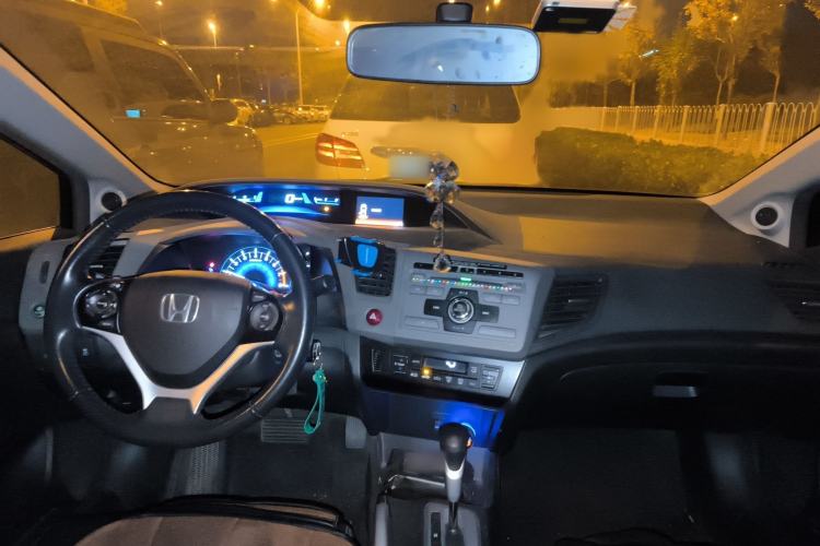 Used Honda Civic 2012 1.8L automatic luxury edition
