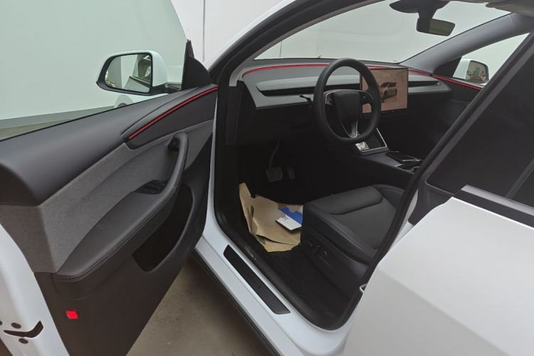Used Tesla Model Y 2025 Rear-Wheel-Drive Version