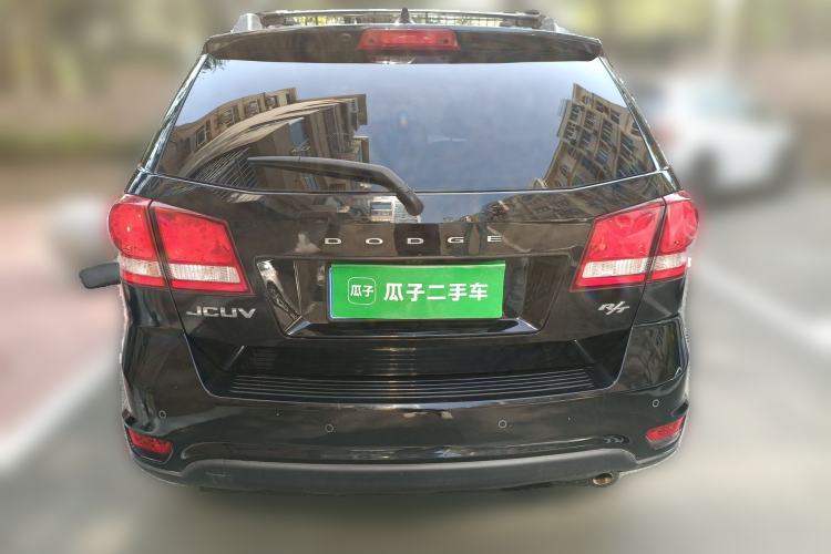 Used Dodge Journey 2013 2.4L Two-Wheel Drive Luxury Version Rear