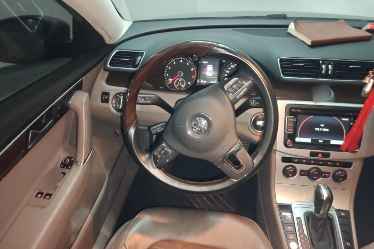 Used Volkswagen Magotan 2015 2.0 TSI Prestige Model Steering Wheel