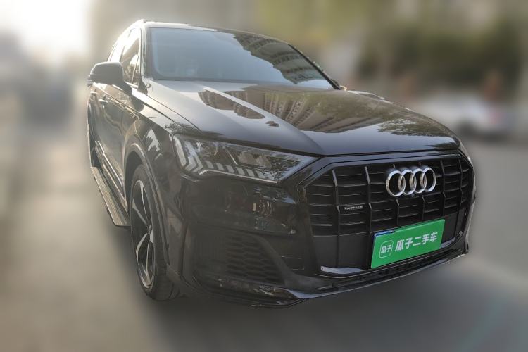 Used Audi Q7 2020 55 TFSI quattro Black Warrior Exclusive Edition Front Right 45 Deg