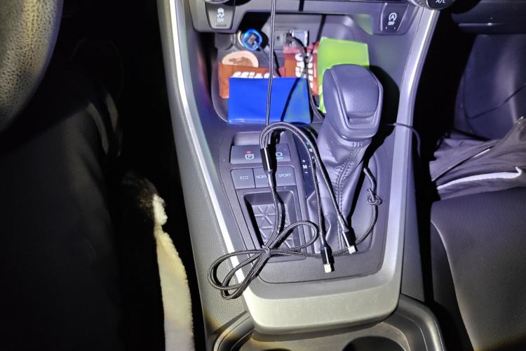 Used Toyota RAV4 2020 2.0L CVT Two-Wheel Drive Fashion Edition Gear Lever