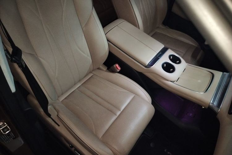 Used XPeng X9 2024 640 All-Wheel Drive High-Performance Max Right Front Seat