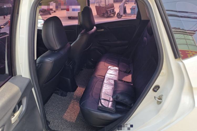 Used Honda Fit 2018 1.5L Manual Comfort Version Interior 4