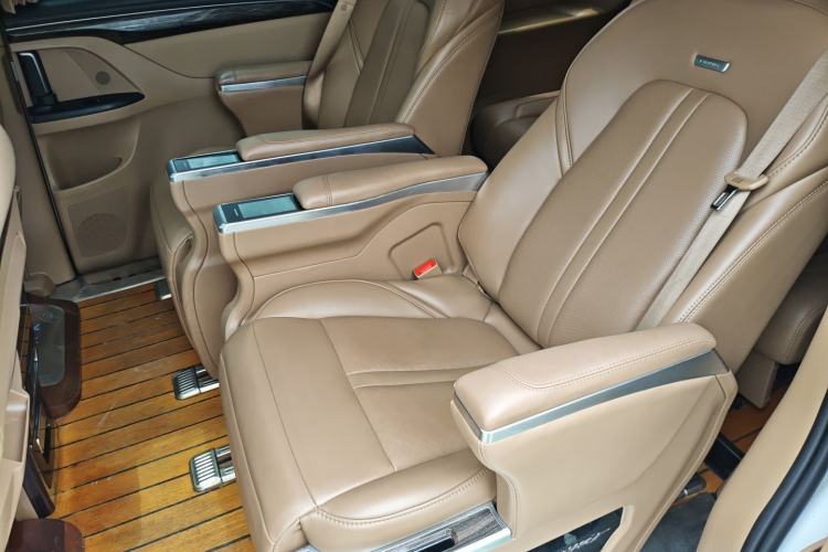 Used Buick GL8 2018 ES 28T Premium Model China VI Standard