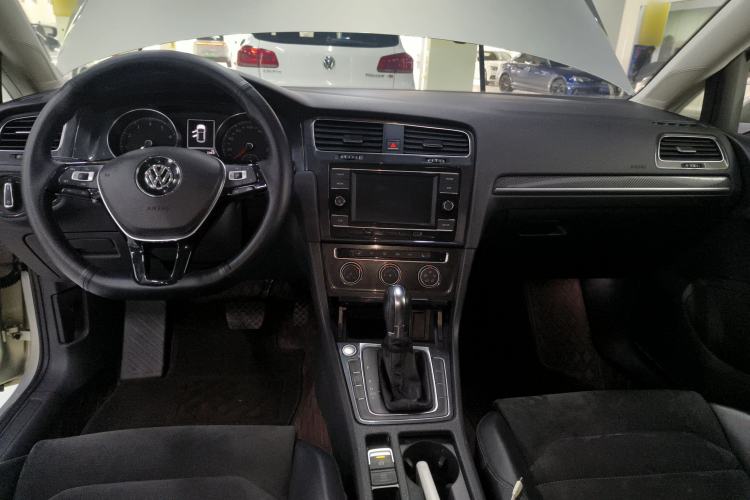 Used Volkswagen Golf 2018 230TSI Automatic Luxury Version