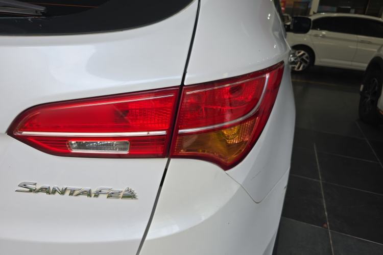 Used Hyundai Santa Fe 2013 2.4L Automatic Two-Wheel Drive Smart Version