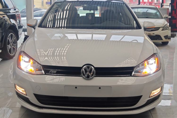 Used Volkswagen Golf 2016 230TSI Manual Comfort Version
