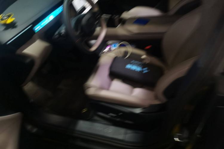 Used Lynk & Co Z10 2025 95 kWh 766 km Range Rear-Wheel Drive Max