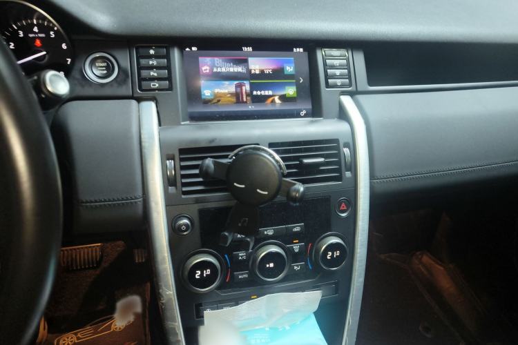 Used Land Rover Discovery Sport 2019 240 PS SE Version China V Standard Audio And AC Panel