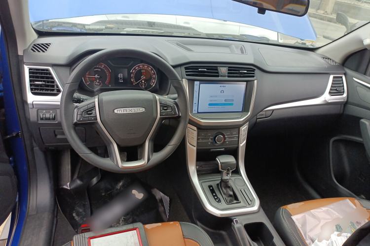 Used SAIC MAXUS T70 2021 2.0T Diesel Automatic Two-Wheel Drive Elite Version with Long Bed and High Ground Clearance