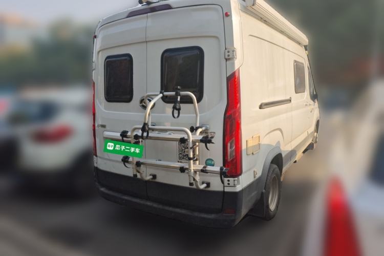 Used SAIC MAXUS V90 RV 2021 2.0T Travel Master V90 Self-Propelled Class B RV Deluxe Edition with a Horizontal Bed