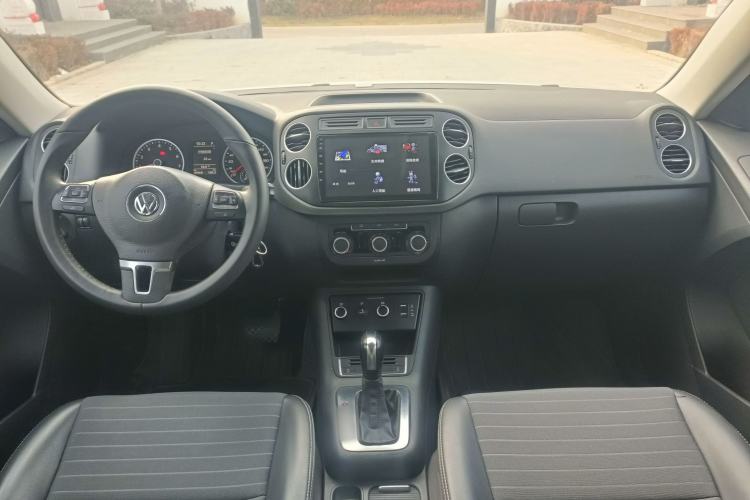 Used Volkswagen Tiguan L 2017 300TSI Automatic Two-Wheel Drive Silk Road Luxury Edition
