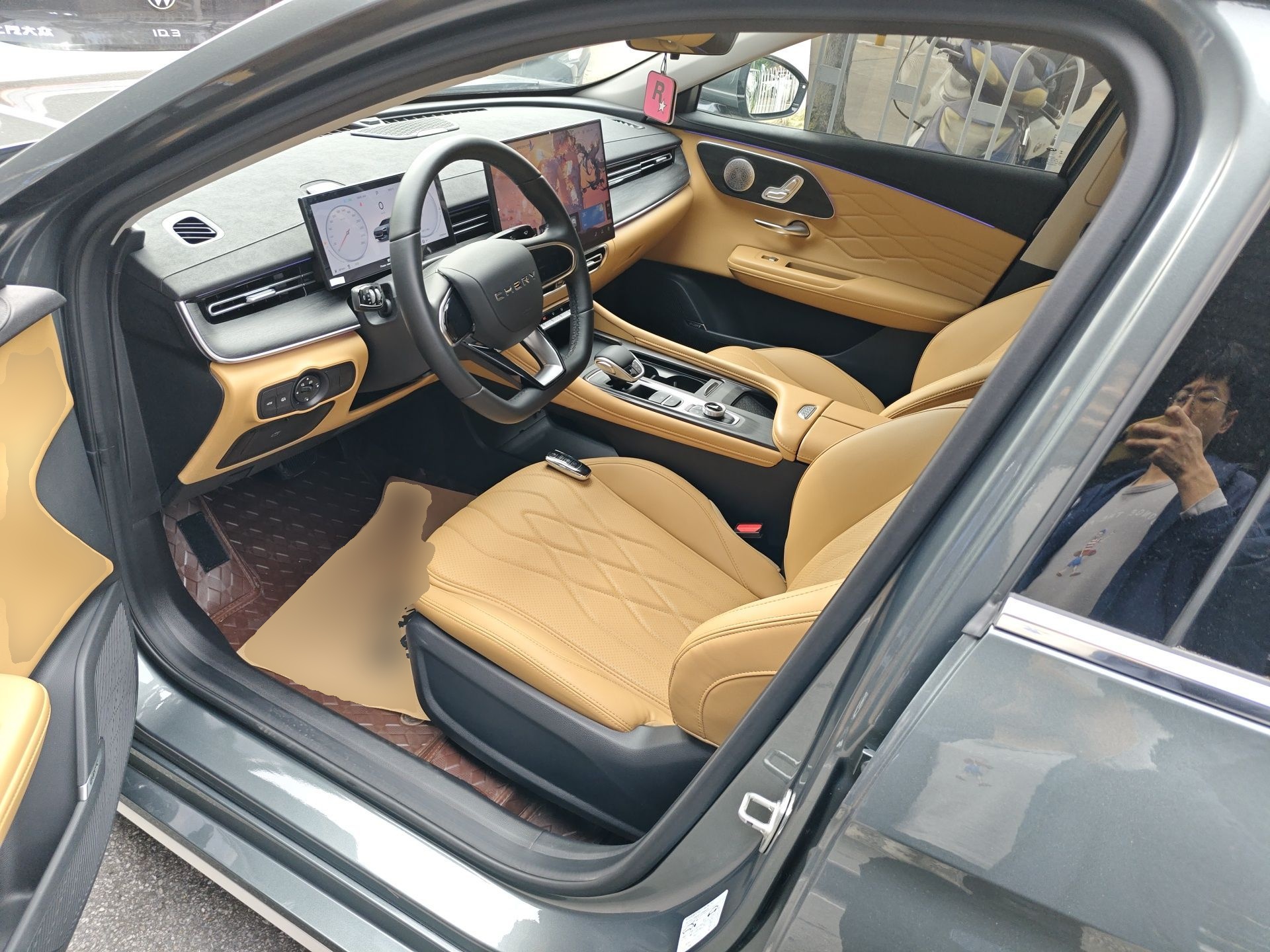 Переднее сиденье в автомобиле