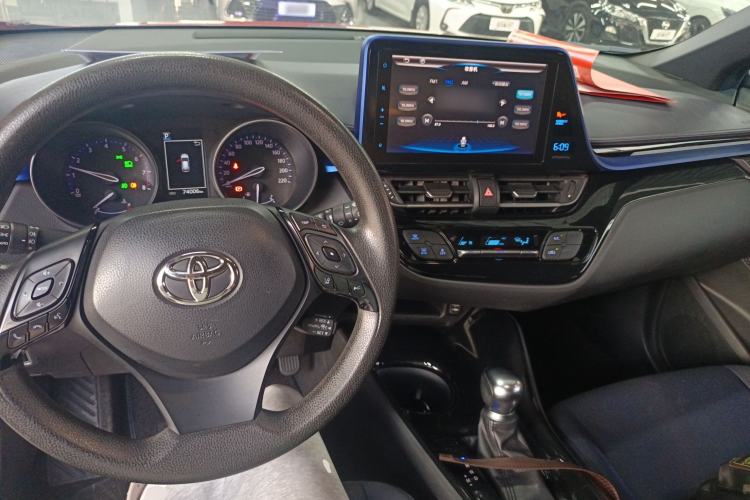 Used Toyota C-HR 2018 2.0L Leading Edition China V-standard