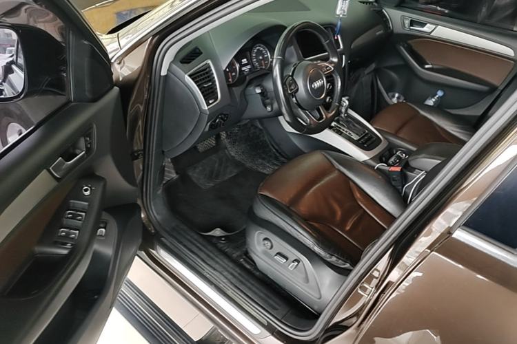 Used Audi Q5 2017 40 TFSI Ambition Edition Driver Seat