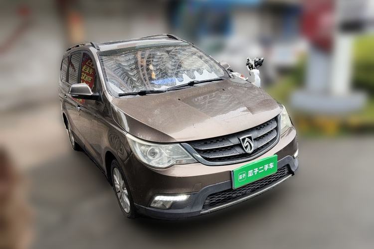 Used Baojun 730 2014 1.5L manual luxury trim 7 seats