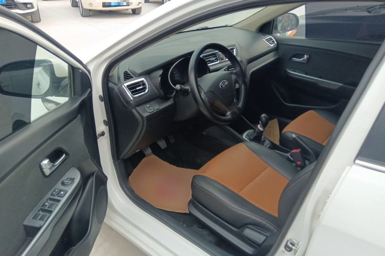 Used Kia K2 2015 Sedan 1.4L MT GLS
