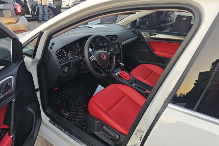 Used Volkswagen Golf 2020 200TSI DSG Comfortable and Ambitious Edition
