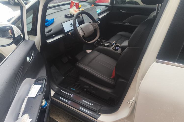 Used Venucia VX6 2025 Large Flat-Layout 520 Pro