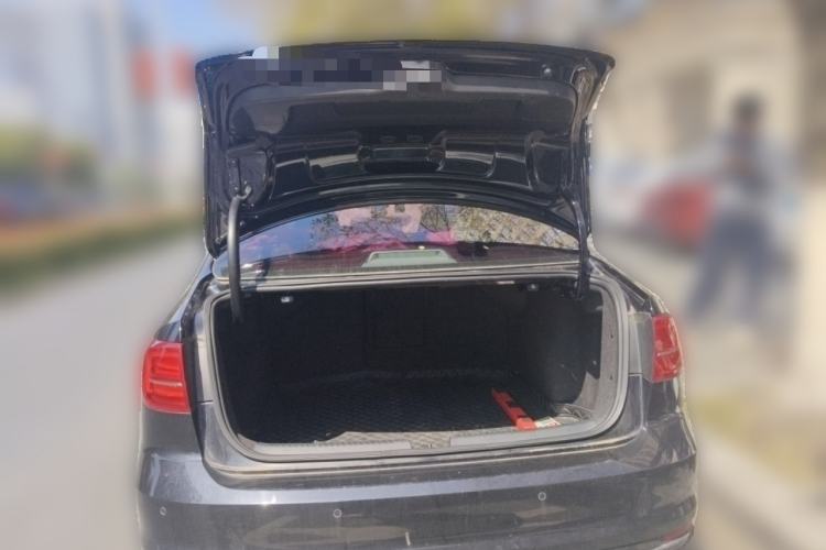 Used Volkswagen Sagitar 2017 230TSI Automatic Luxury Edition
