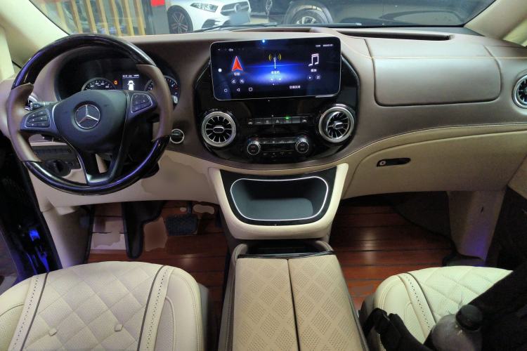 Used Mercedes-Benz Vito 2021 2.0T Business Version 7 Seats Center Console