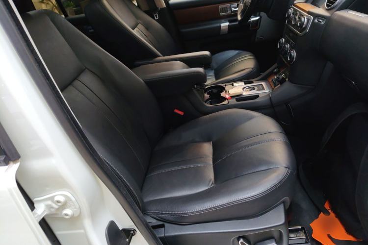 Used Land Rover Discovery 2016 3.0 SC Obsidian Black Heritage Edition SE
