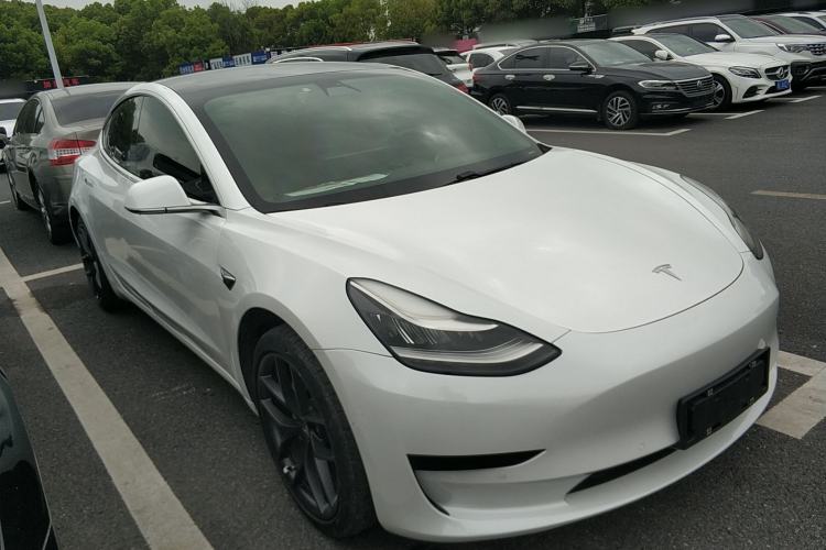 Used Tesla Model 3 2019 Standard Range Rear-Drive Upgraded Version Front Right 45 Deg