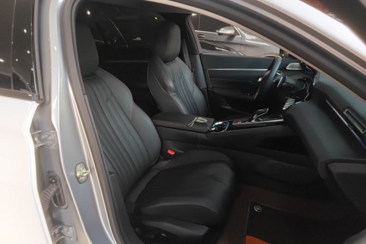 Used Peugeot 508L New Energy 2021 1.6T Plug-in Hybrid Tech Edition Right Front Seat