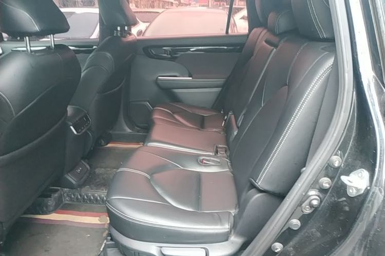 Used Toyota Crown Kluger 2021 2.5L HEV Four-Wheel Drive Elite Edition Left Rear Seat