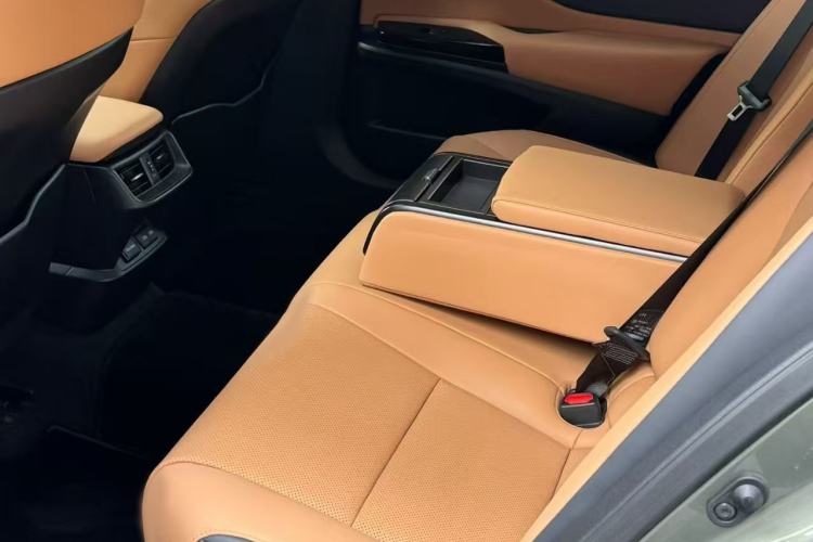 Used Lexus ES 2022 200 Excellence Edition