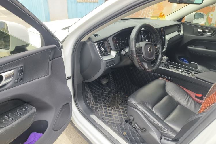 Used Volvo XC60 2020 T5 4x4 Zhiyi Luxury Edition
