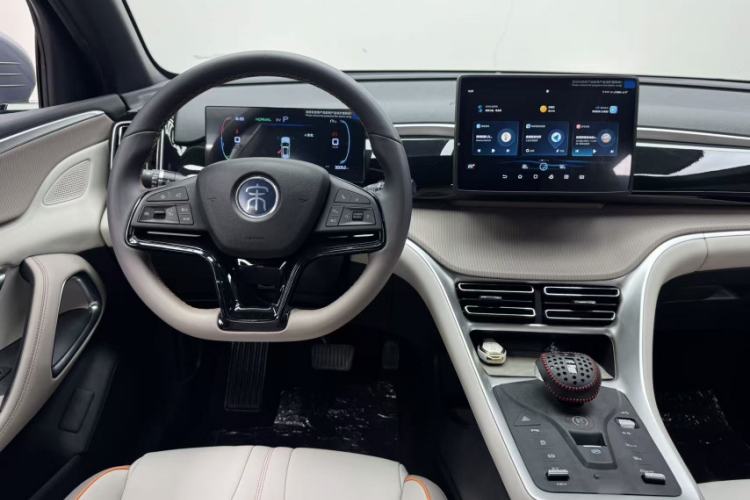 Used BYD Song Pro New Energy 2024 HONOR Edition DM-i 71KM Navigation Model Interior 2