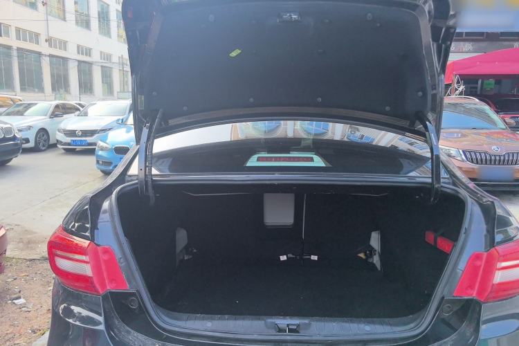 Used FORTHING Joyear S50 2017 1.5L Manual Luxury Model
