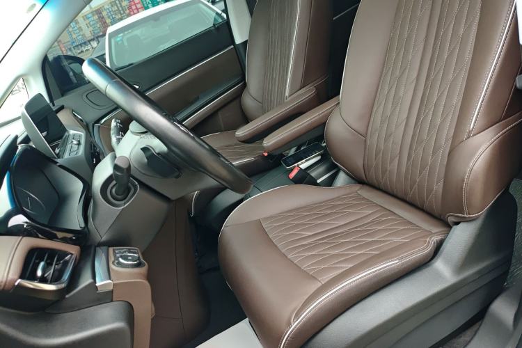 Used Buick GL8 2023 Land Executive Class 652T Luxury Model Left Front Seat