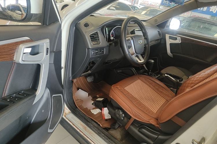 Used Geely Auto GX7 2015 Sports Edition 2.0L Automatic Luxury Upgrade Version China V Standard